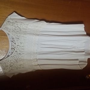 EUC XL white top